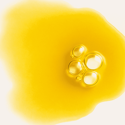 Calming oil for delicate skin texture
